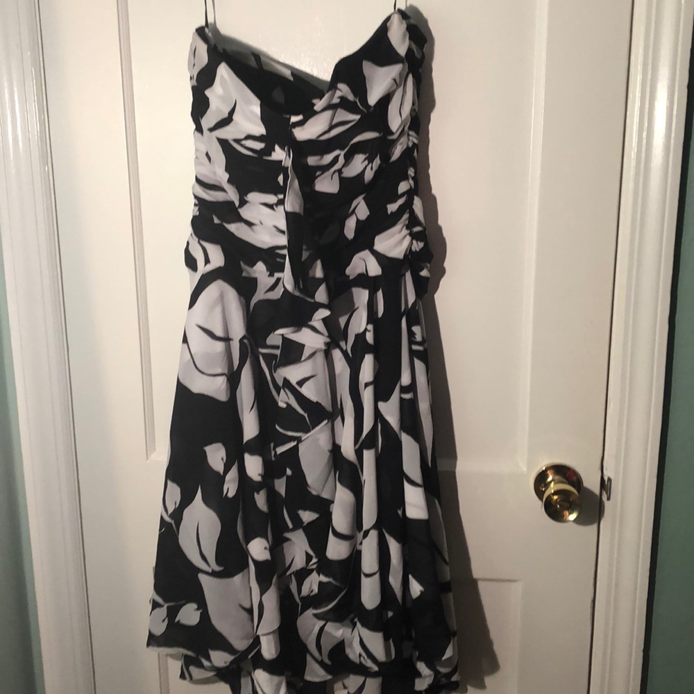 White House Black Market Strapless Gown (Size 12)